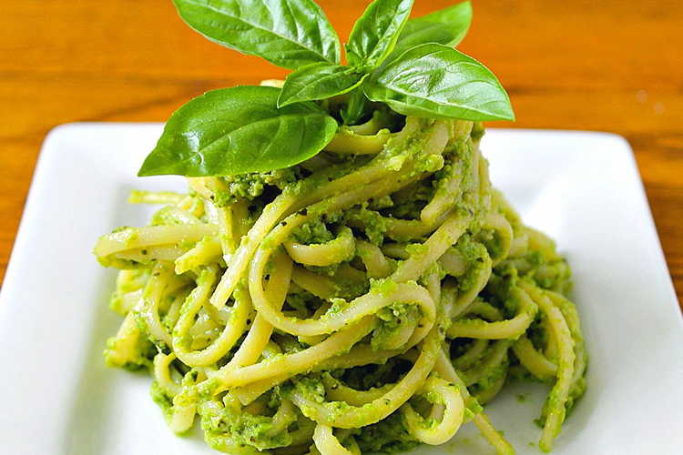 linguine al pesto